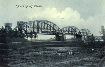 11915 Gezicht op de spoorbrug over de Rijn te Rhenen.